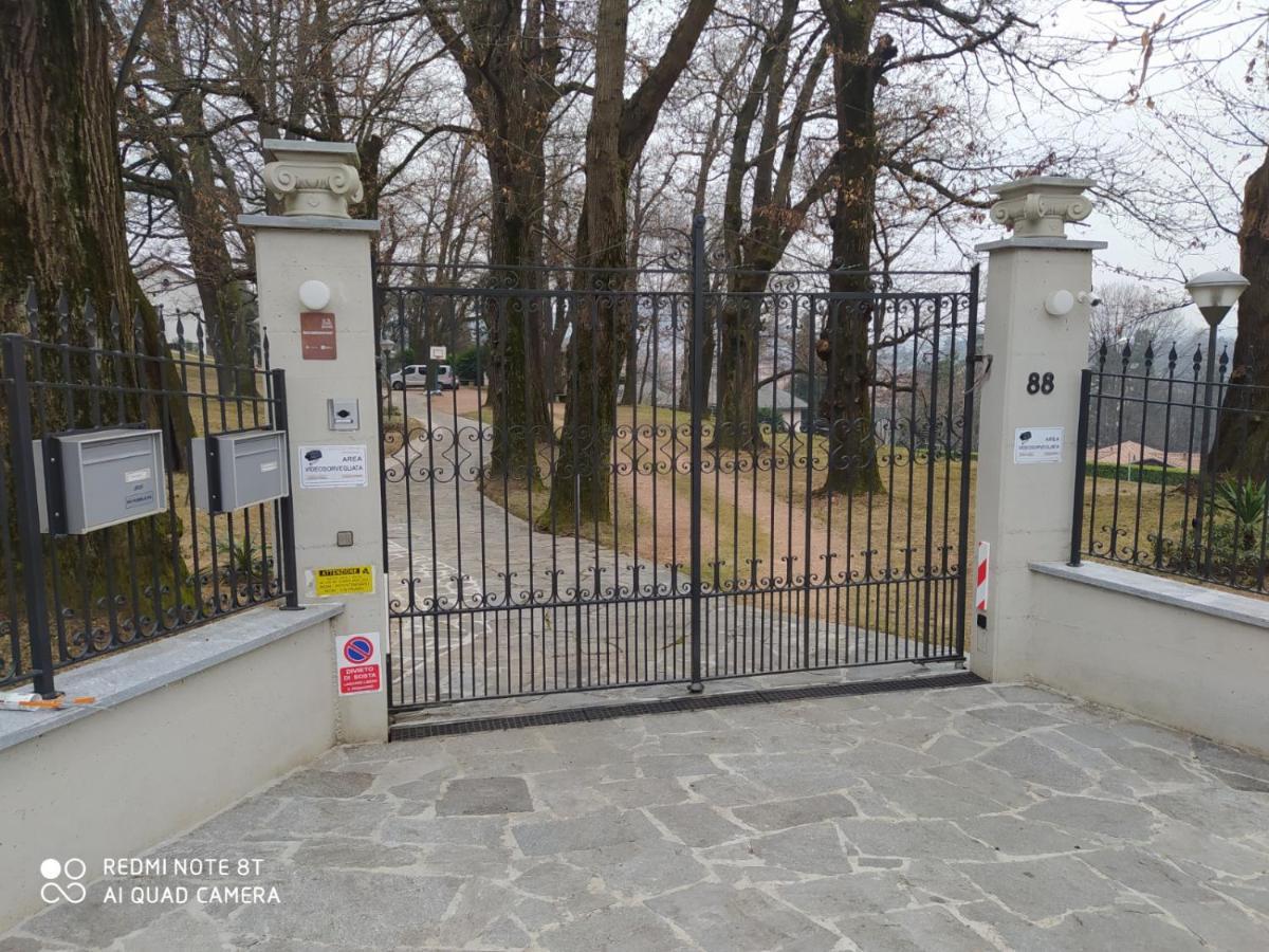 "La Selvetta" Bed And Breakfast Buguggiate Dış mekan fotoğraf
